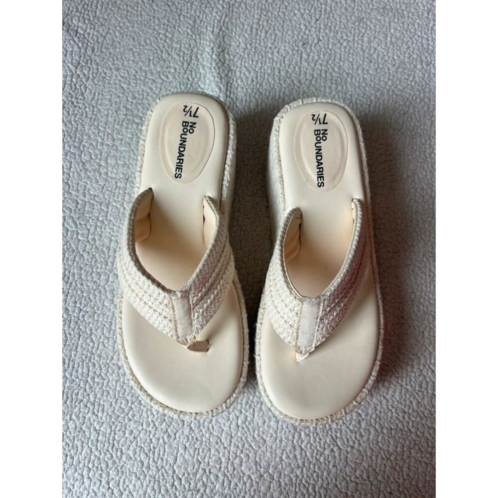 No Boundaries Cream Platform Sandals Womens 7.5